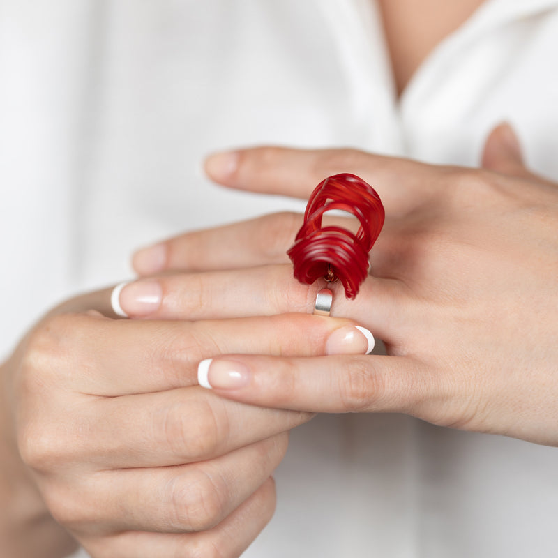 ANILLO ECOBLOOM - Hecho a mano - Ajustable - Plata de ley 925 - Plástico reciclado de los revestimientos de las tapas de botellas