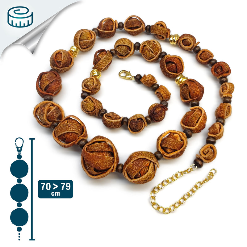 COLLAR NARANJITA - Hecho a mano - Bañado en oro de 24 quilates - Cáscaras de naranja teñidas, cuentas de madera